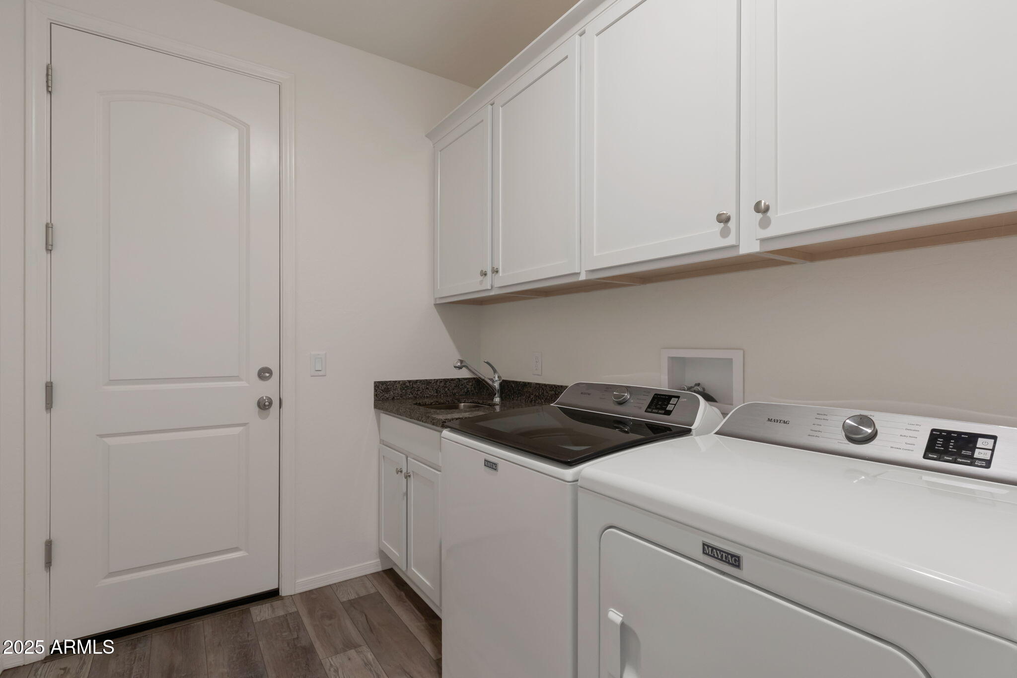 6025 North Hanover Court Rimrock, AZ 86335 - Photo 20 of 30 Laundry Room