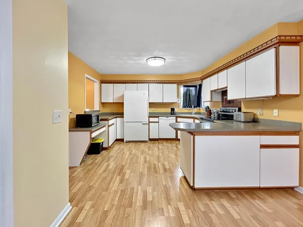 $329,900 | 1825 3rd Avenue Northeast, Owatonna, MN 55060