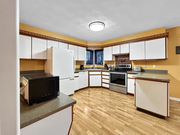 $329,900 | 1825 3rd Avenue Northeast, Owatonna, MN 55060