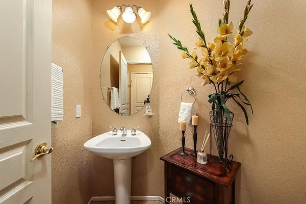 $760,000 | 27635 Elkwood Lane, Castaic, CA 91384