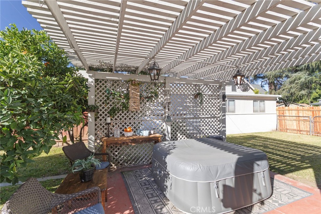 3678 Jurupa Avenue Riverside, CA 92506 - Photo 27 of 27 Patio