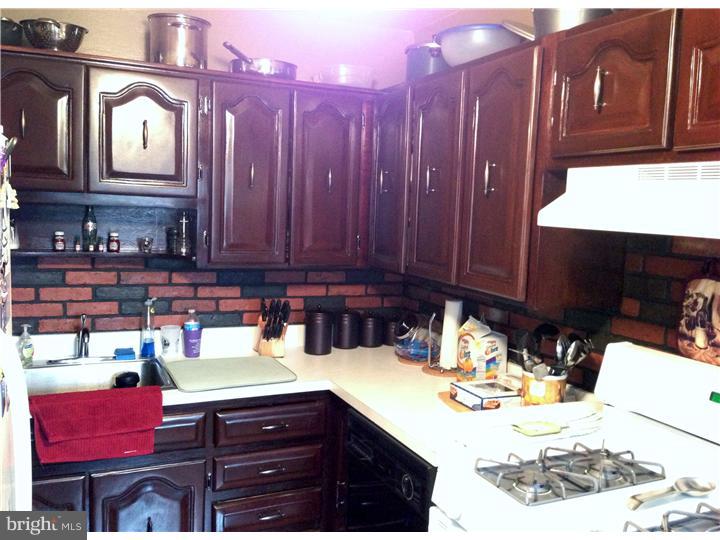 12542 Calpine Road Philadelphia, PA 19154 - Photo 5 of 12 Kitchen