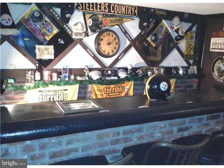 12542 Calpine Road Philadelphia, PA 19154 - Photo 7 of 12 Wet Bar