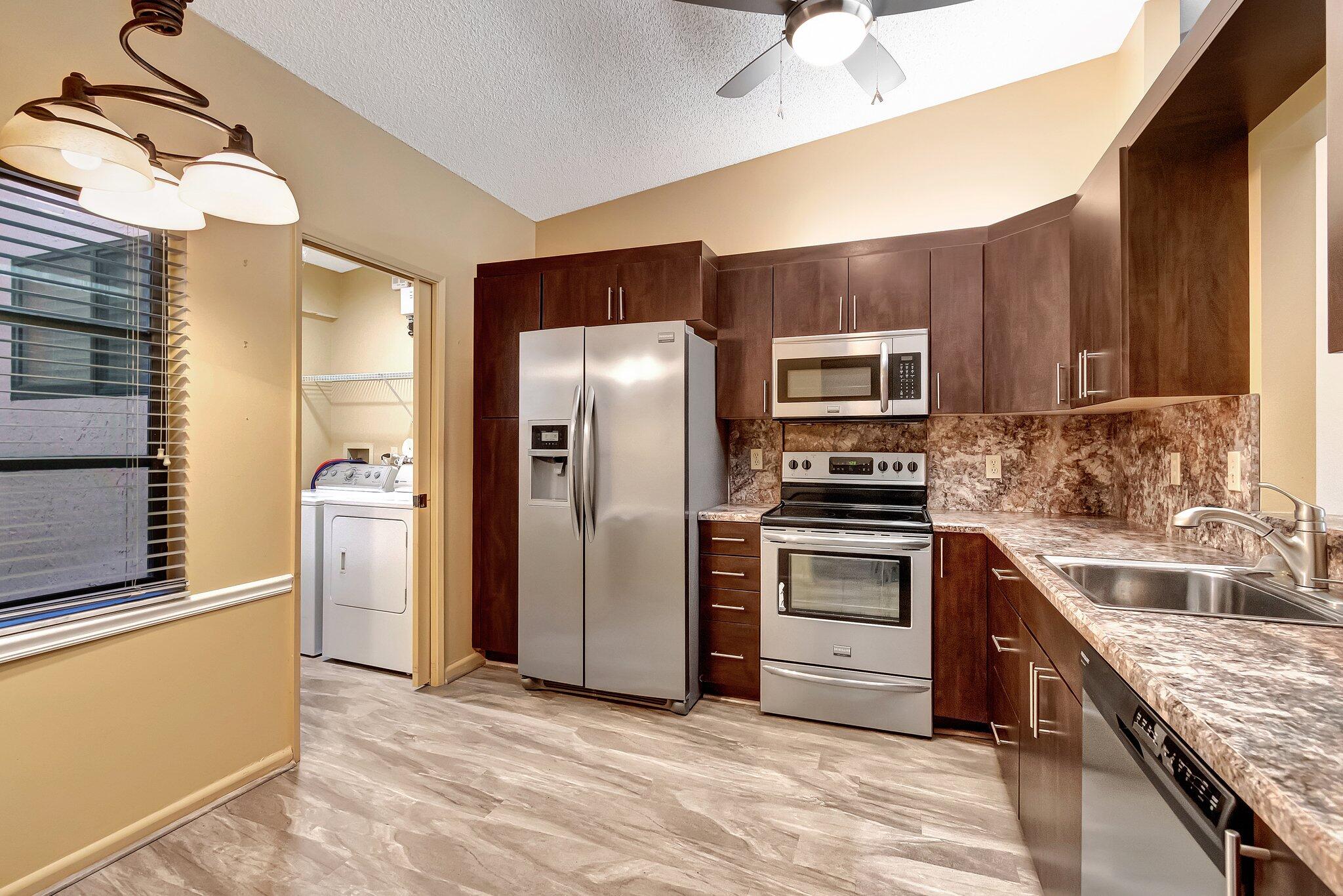 8289 Summersong Terrace, Unit H Boca Raton, FL 33496 - Photo 9 of 54 KITCHEN