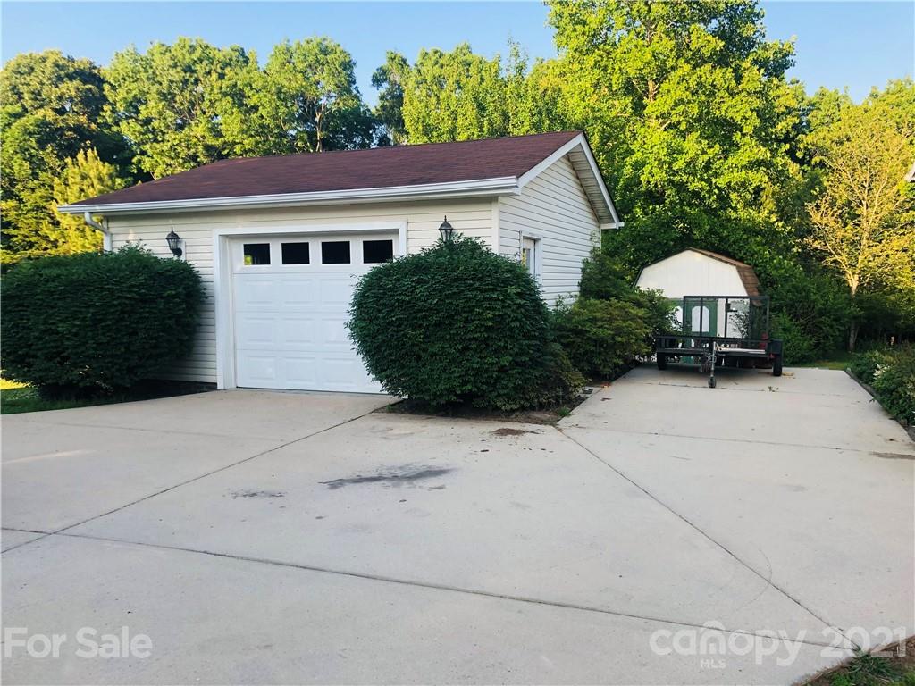 38868 Tower Road Albemarle, NC 28001 - Photo 3 of 22 Gallery Image 3