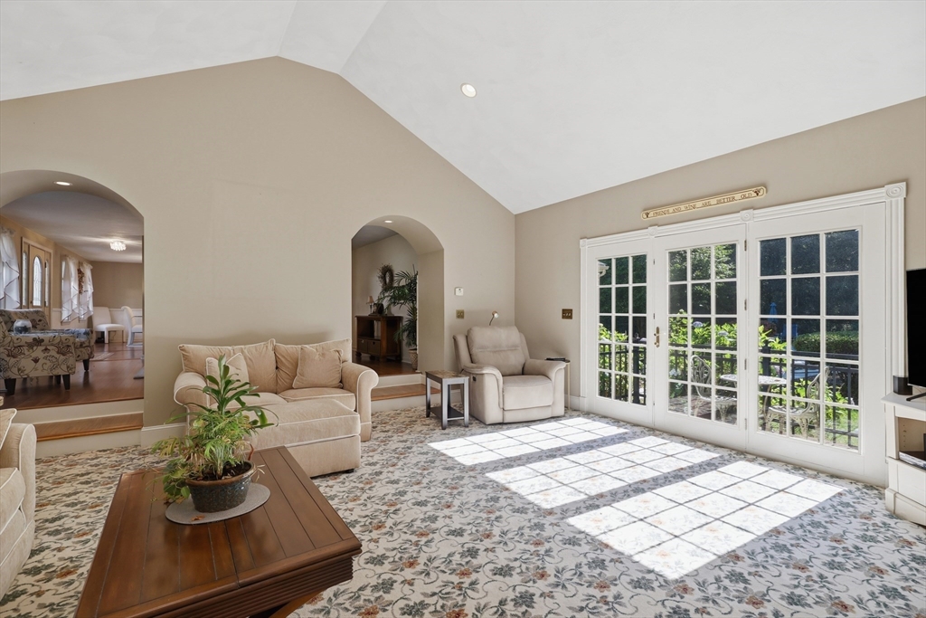 39 Westcott Road Hopedale, MA 01747 - Photo 12 of 30 Gallery Image 12