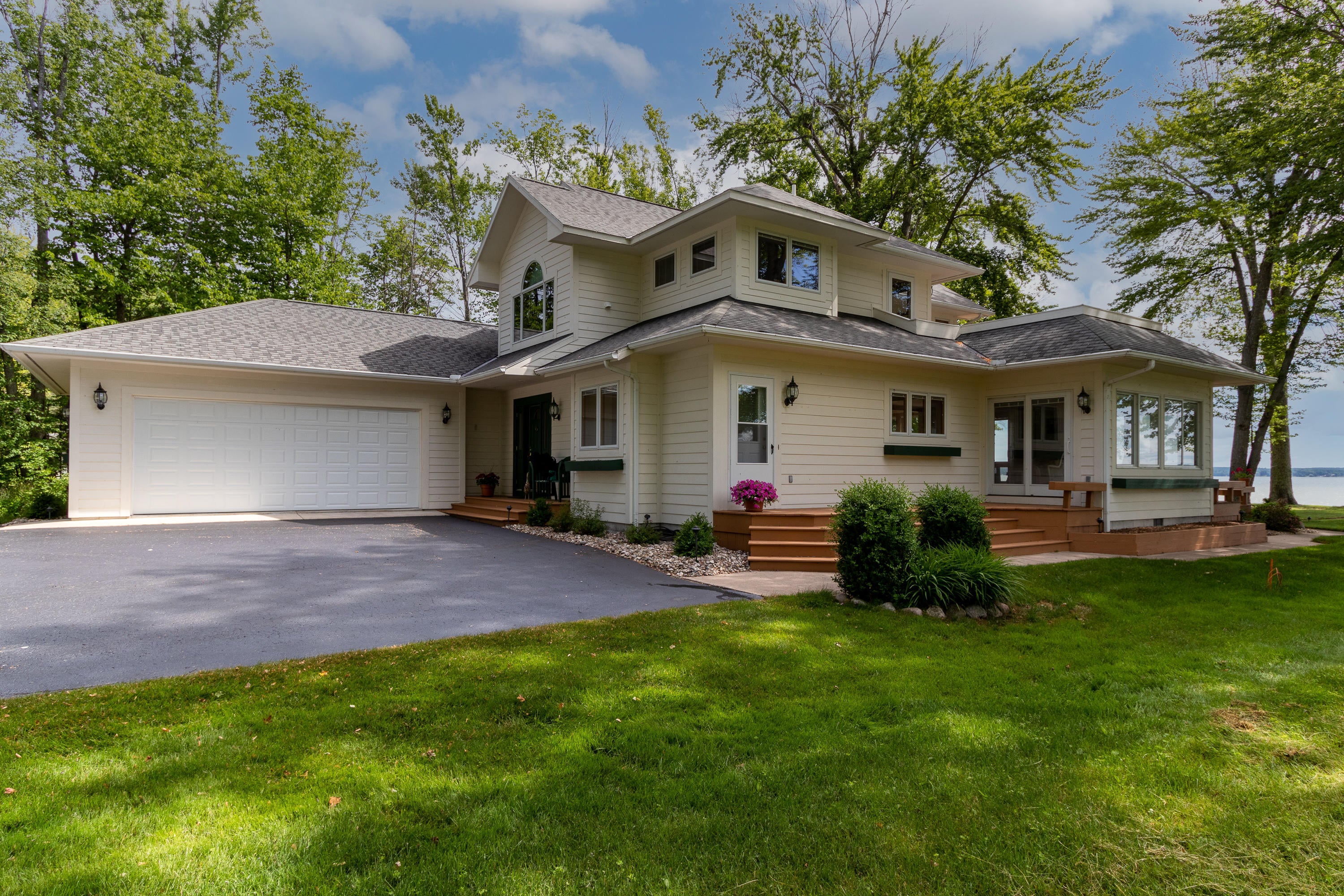 3330 West Burt Lake Road Brutus, MI 49716 - Photo 4 of 32 Gallery Image 4