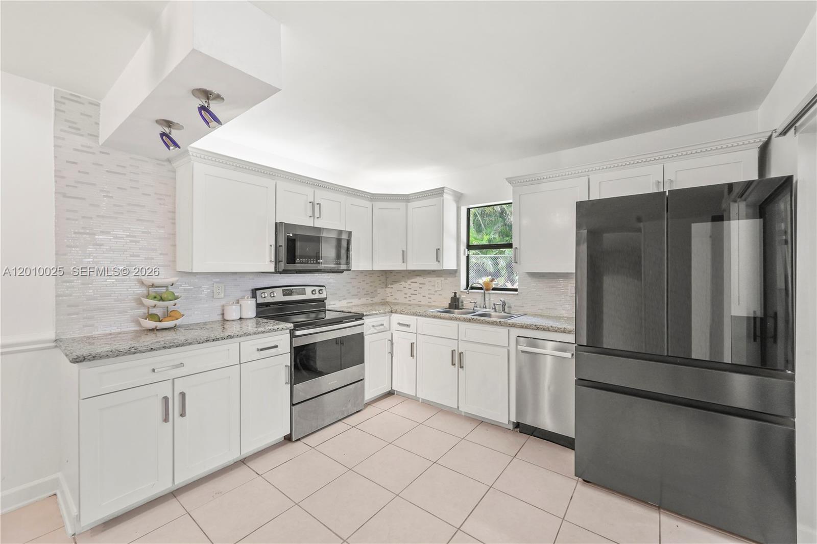 9260 Southwest 61st Way, Unit C Boca Raton, FL 33428 - Photo 3 of 24
