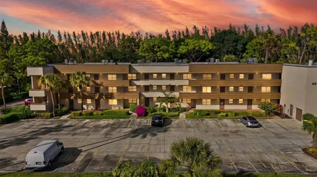 $258,000 | 499 Forest Lakes Boulevard, Unit 203, Naples, FL 34105