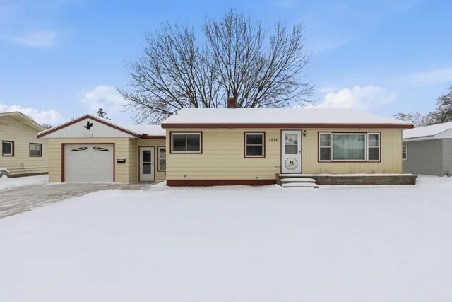 $198,000 | 1024 32nd Avenue North, St. Cloud, MN 56303