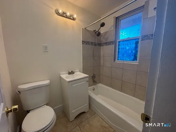 $2,000 | 95-97 Wilson Street, Unit 2, Bridgeport, CT 06605