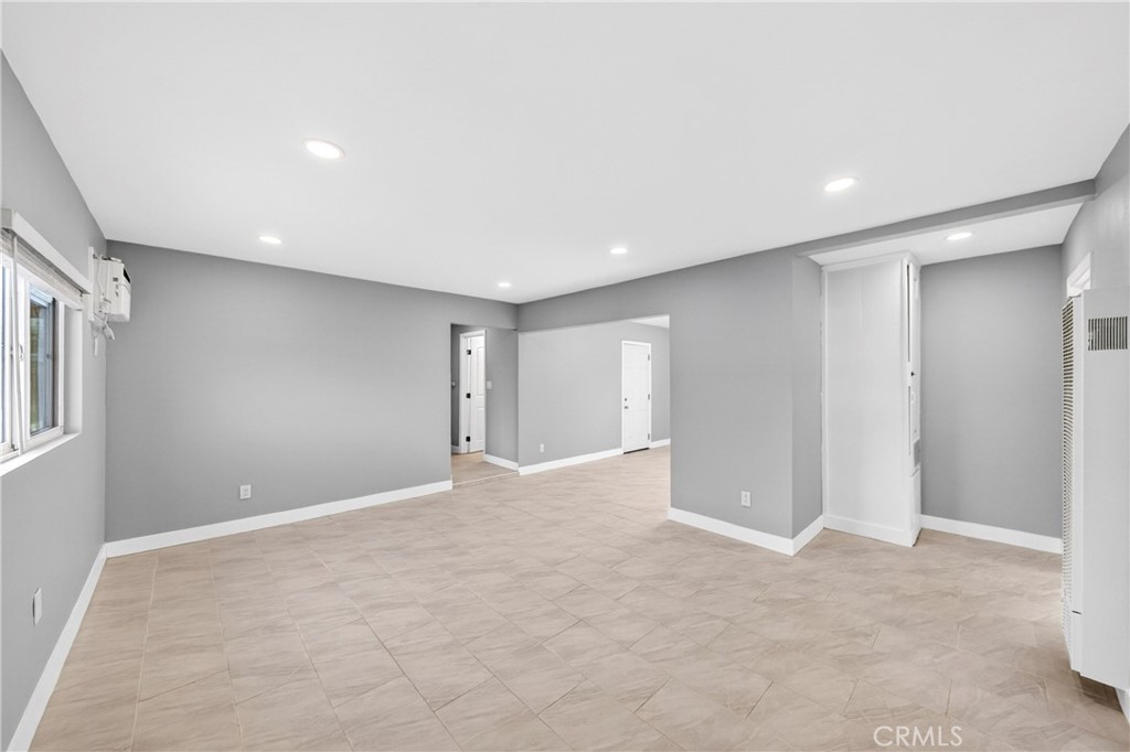2643 Tenth Street Riverside, CA 92507 - Photo 23 of 40 a view of an empty room