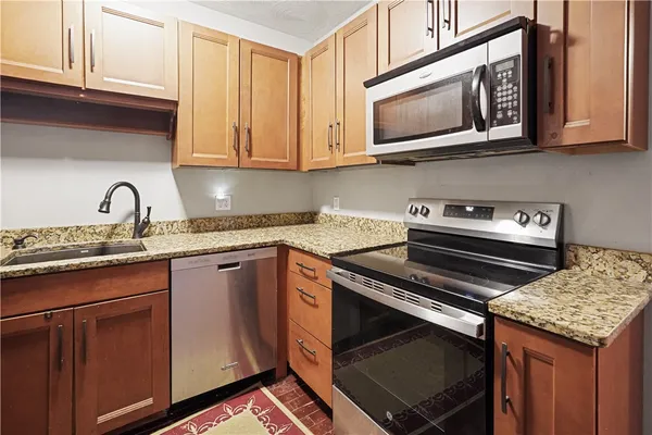 $739,900 | 18 South Main Street, Coventry, RI 02816