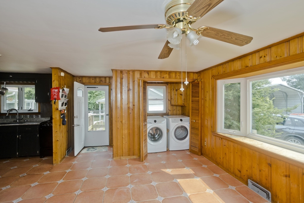 492 Morgan Road West Springfield, MA 01089 - Photo 13 of 31