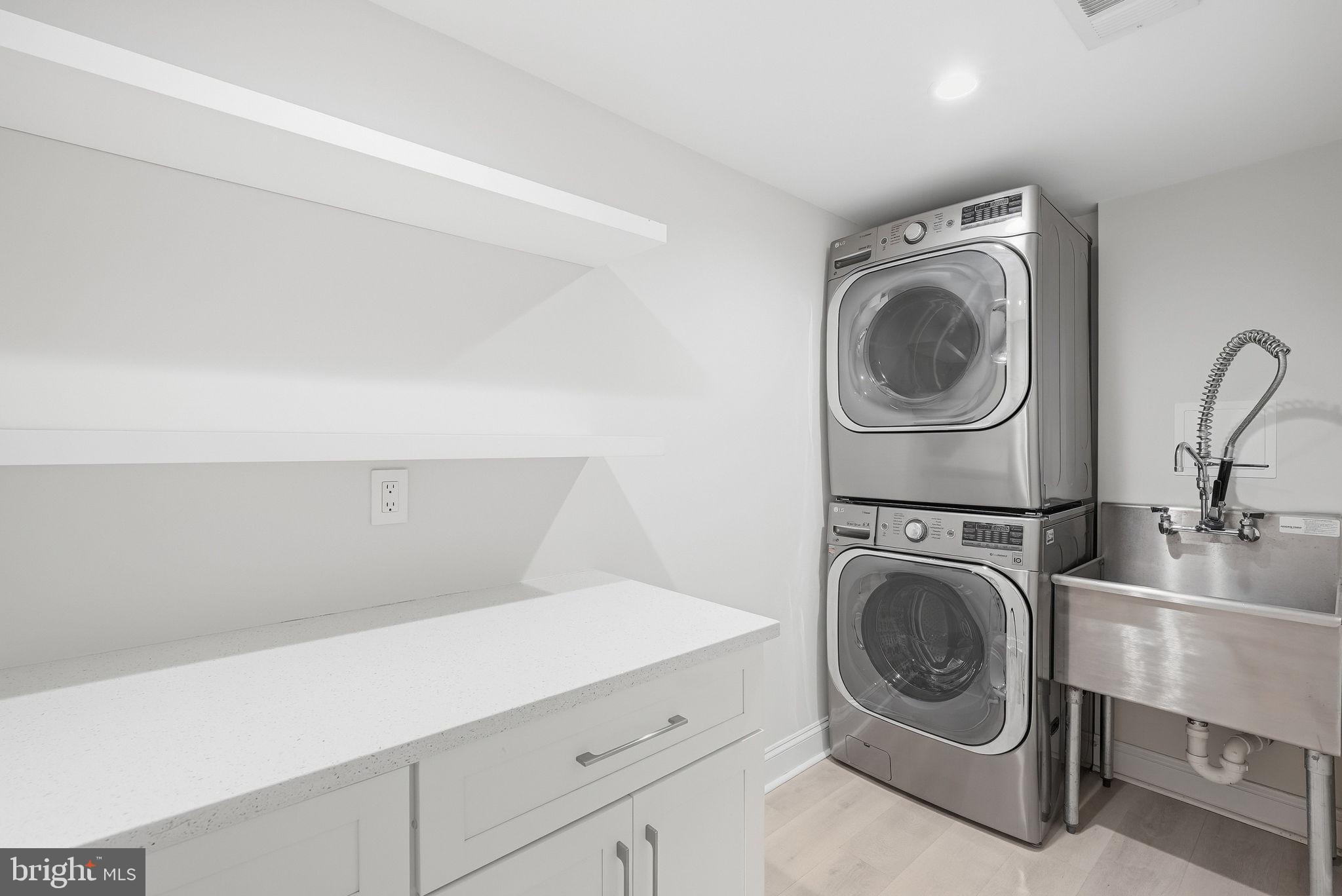 8210 Kingsgate Road Potomac, MD 20854 - Photo 46 of 64 Laundry room