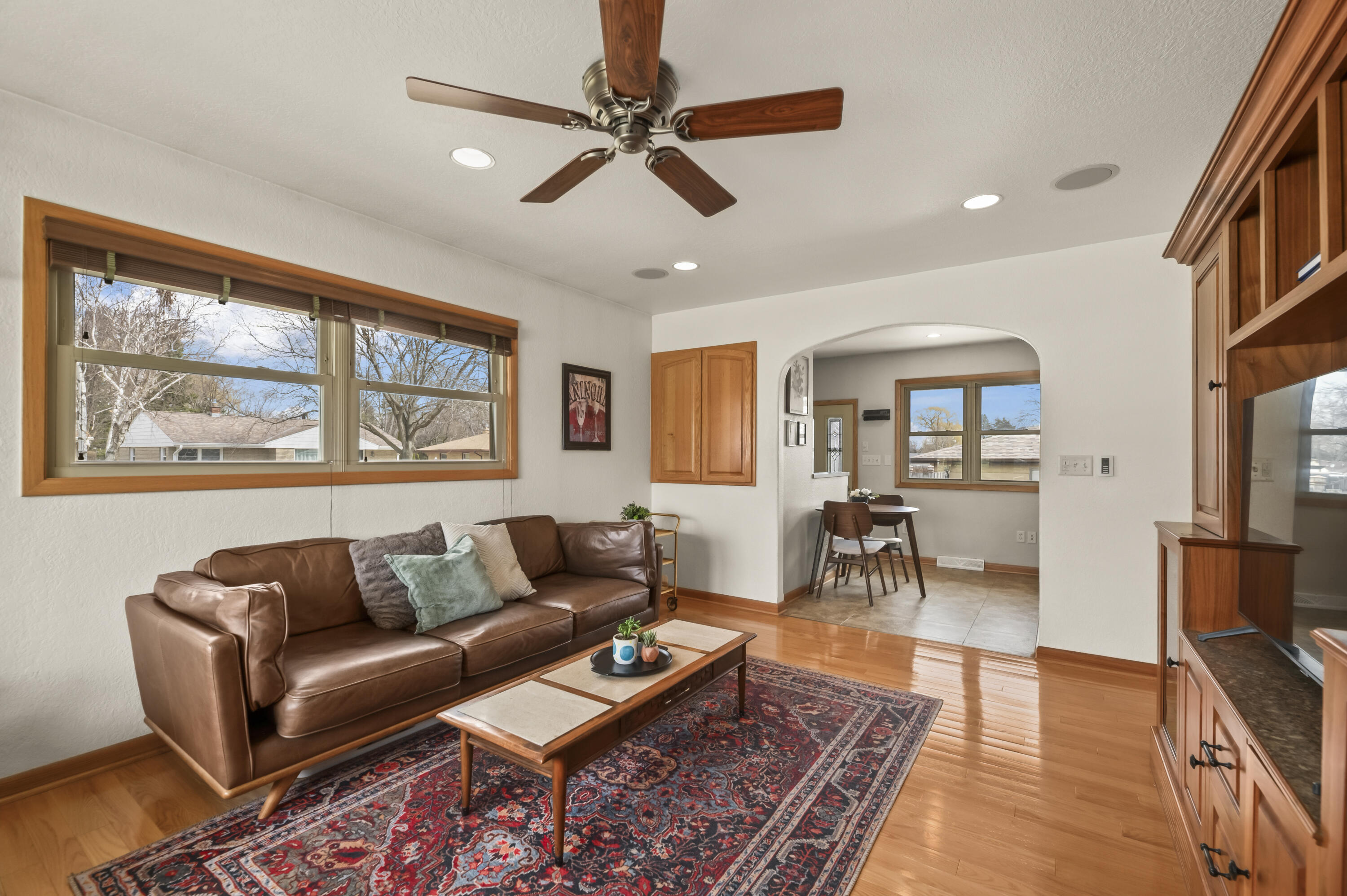 4404 South 63rd Street Greenfield, WI 53220 - Photo 5 of 31 5 DSC_7455
