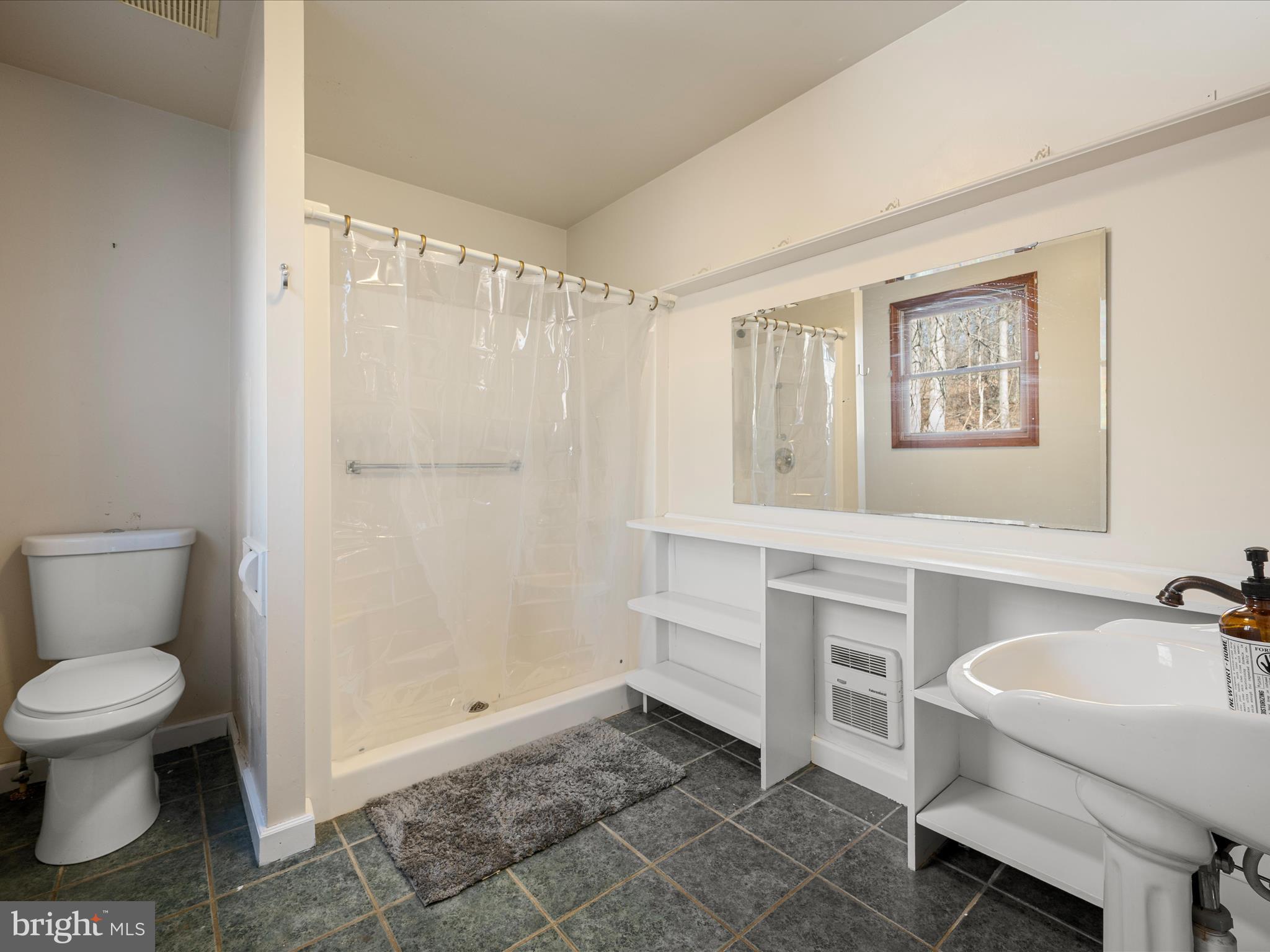 13618 Tower Road Thurmont, MD 21788 - Photo 26 of 69 Bathroom