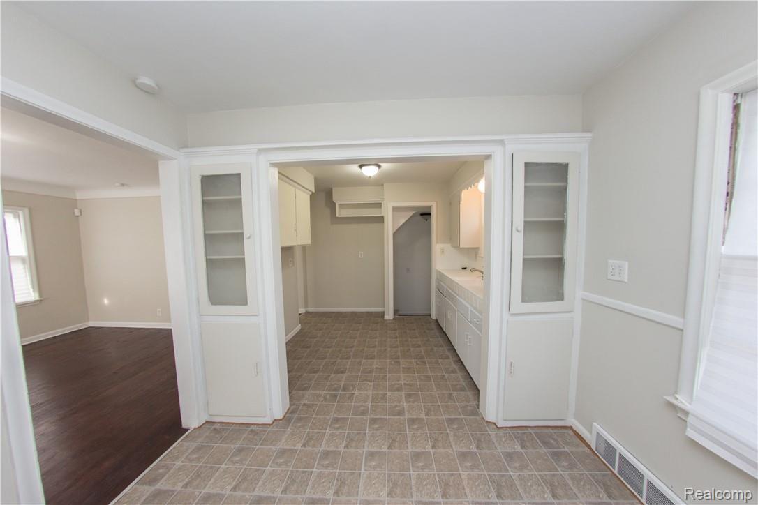 13437 Toepfer Road Warren, MI 48089 - Photo 8 of 57 kitchen-2.jpg