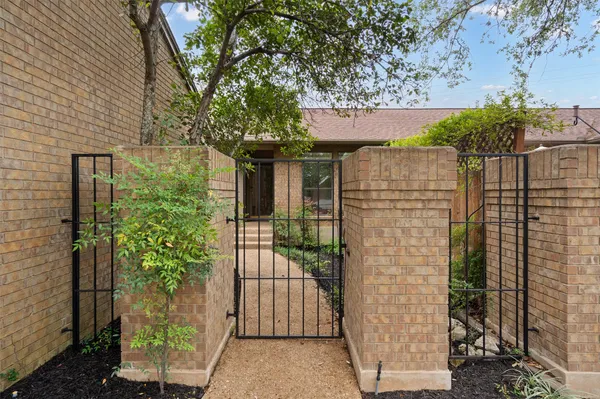 $485,000 | 5724 North Scout Island Circle, Austin, TX 78731