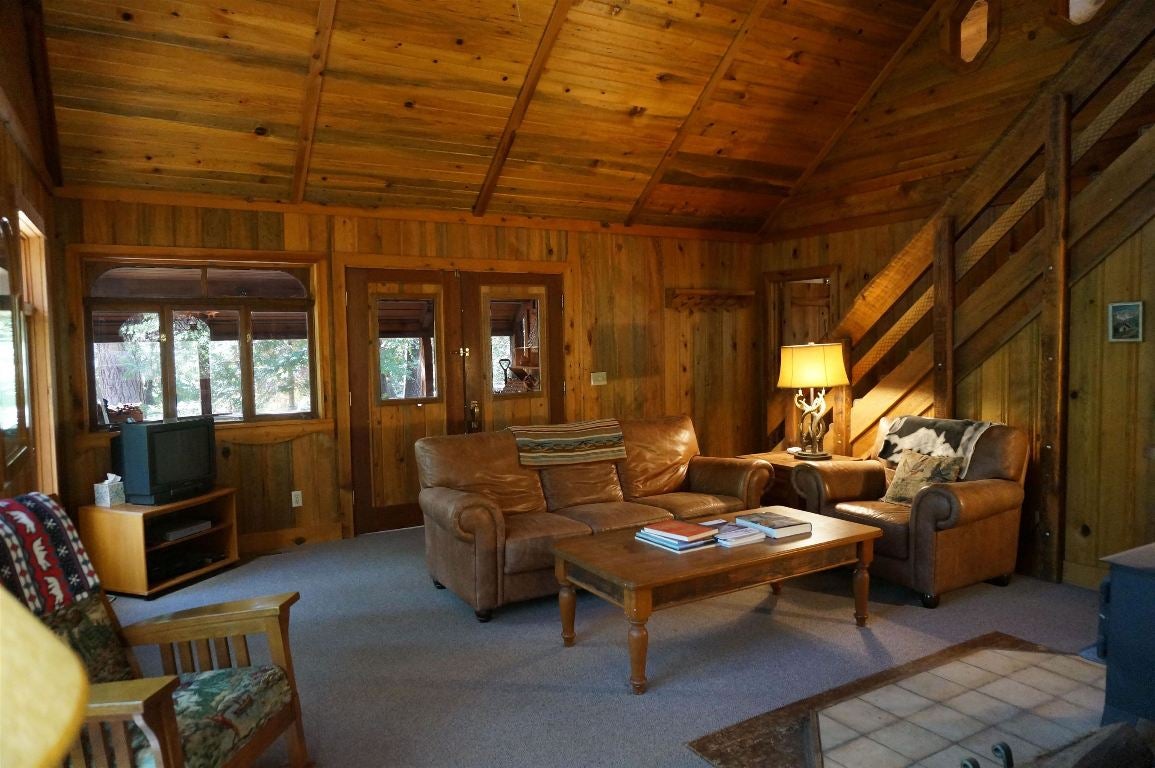 2834 South Old Stage Road Mount Shasta, CA 96067 - Photo 21 of 42 Gallery Image 21