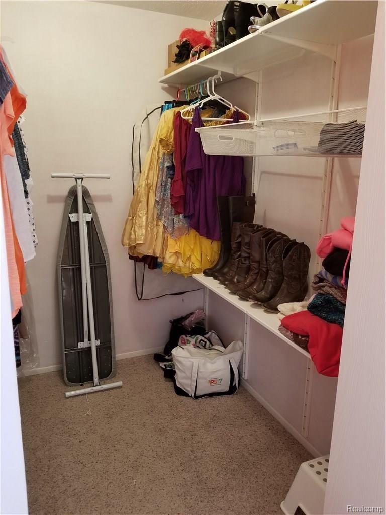 27220 Spaulding Road New Hudson, MI 48165 - Photo 17 of 20 wic2 - Copy.jpg