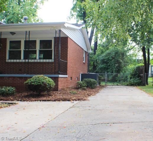 2503 Lane Road Greensboro, NC 27408 - Photo 3 of 20