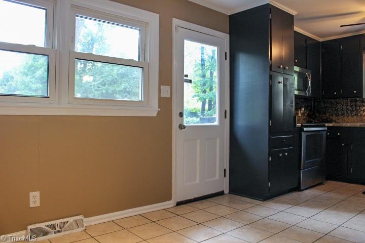 2503 Lane Road Greensboro, NC 27408 - Photo 7 of 20