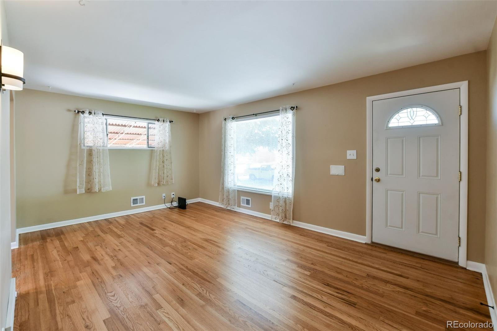 6830 Ruth Way Denver, CO 80221 - Photo 4 of 27 Gallery Image 4
