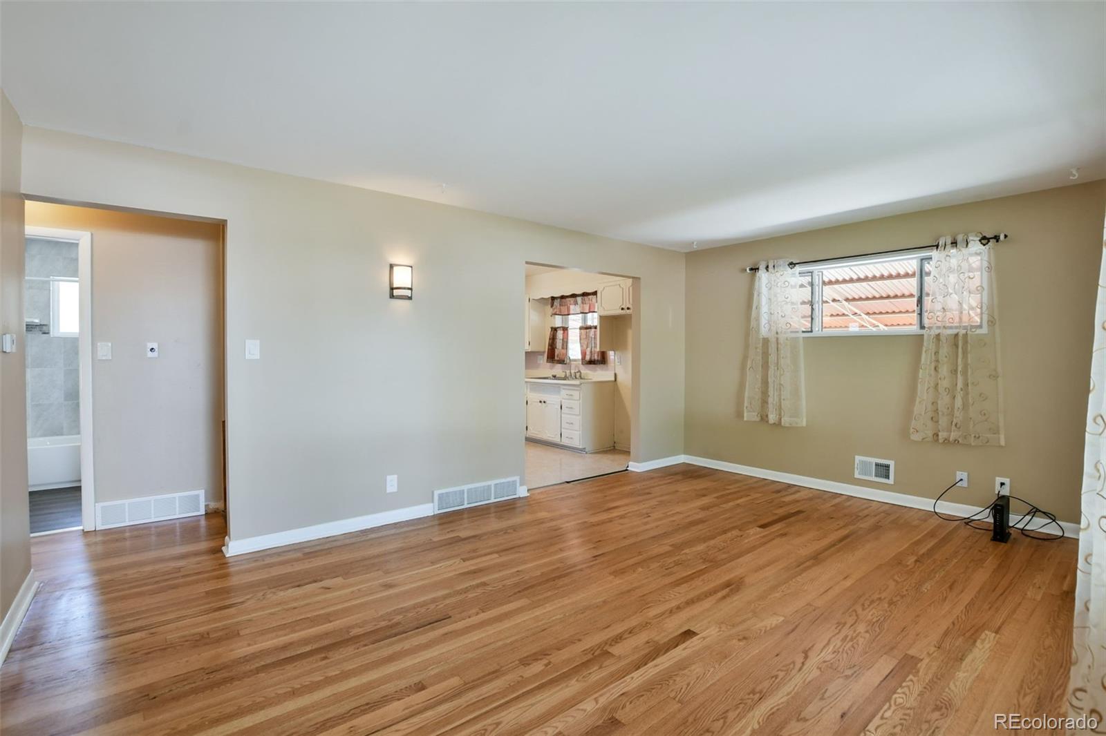 6830 Ruth Way Denver, CO 80221 - Photo 7 of 27 Gallery Image 7