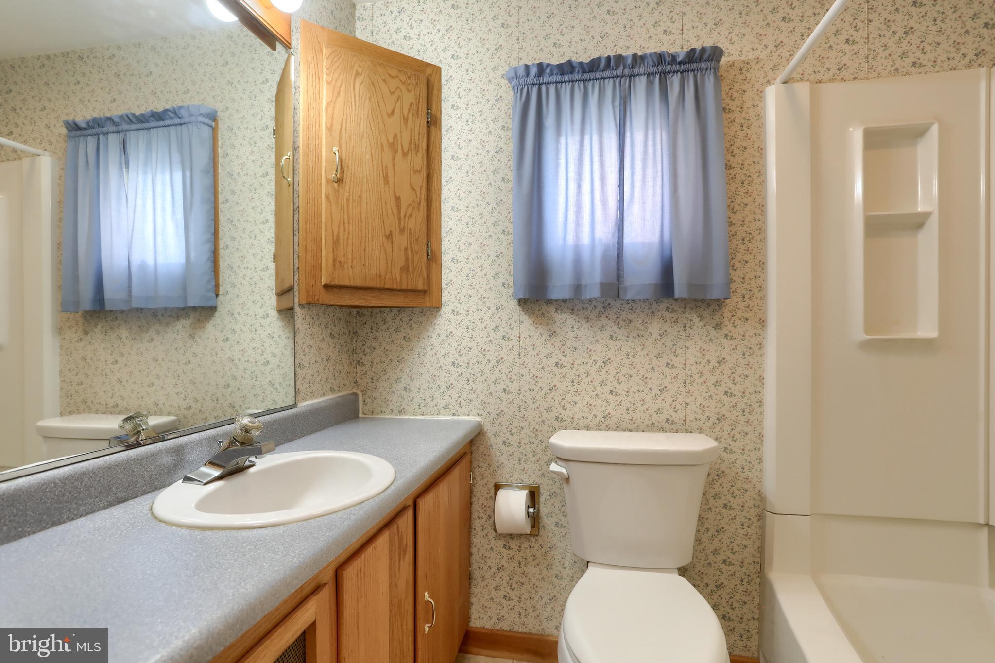 428 South 7th Street Lebanon, PA 17042 - Photo 20 of 38 1st floor -- full bathroom w/ tub-shower