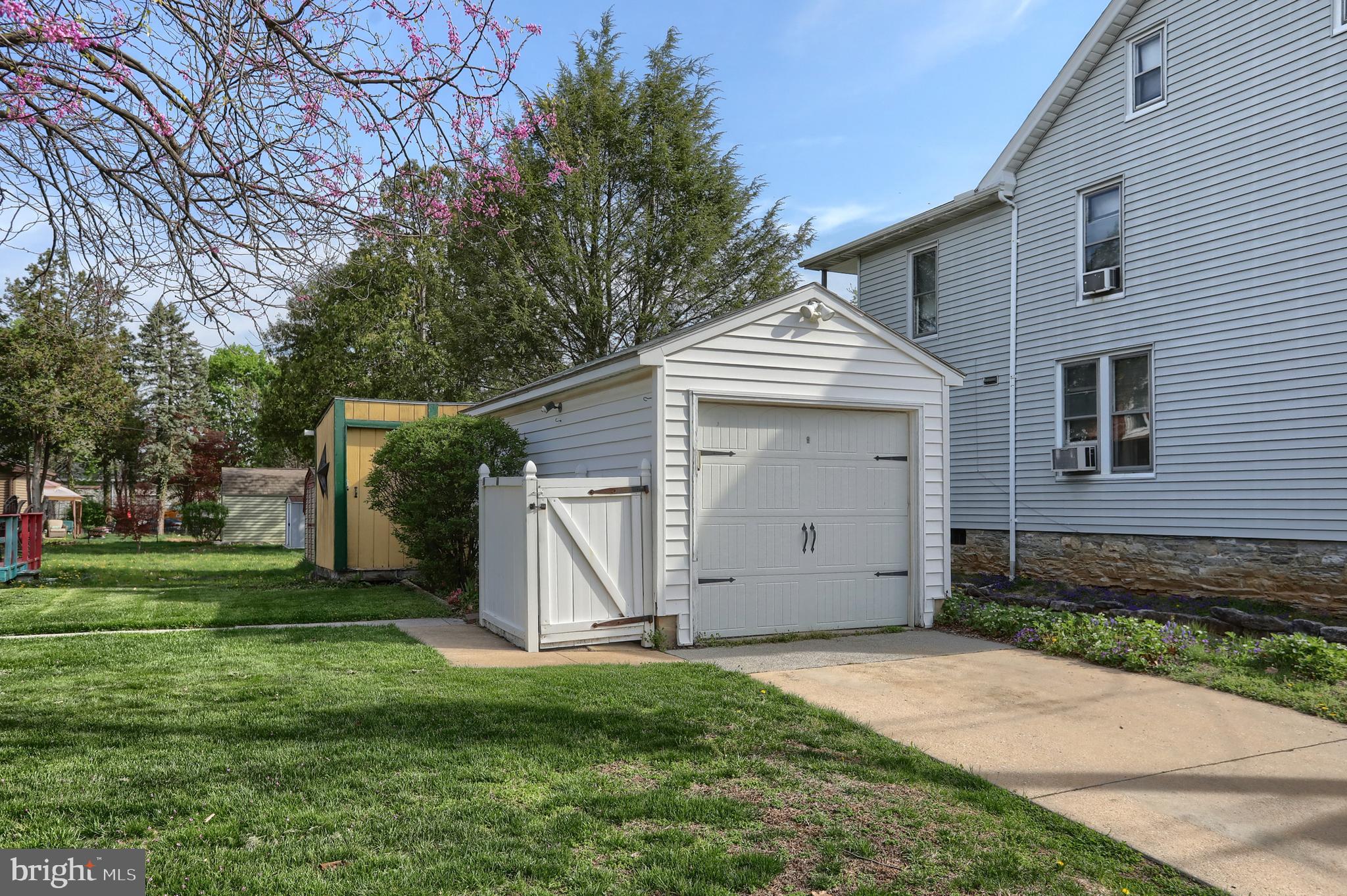 428 South 7th Street Lebanon, PA 17042 - Photo 32 of 38 Detached 1-car garage with concrete driveway