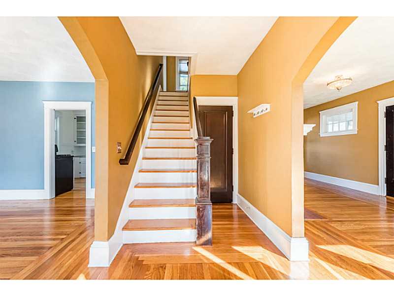 105 Lyndon Road Cranston, RI 02905 - Photo 3 of 25 Entry. Front entry foyer