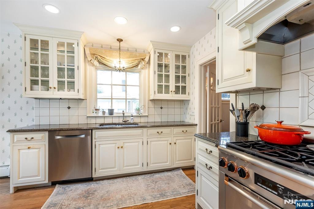 242 Forest Avenue Glen Ridge, NJ 07028 - Photo 19 of 49
