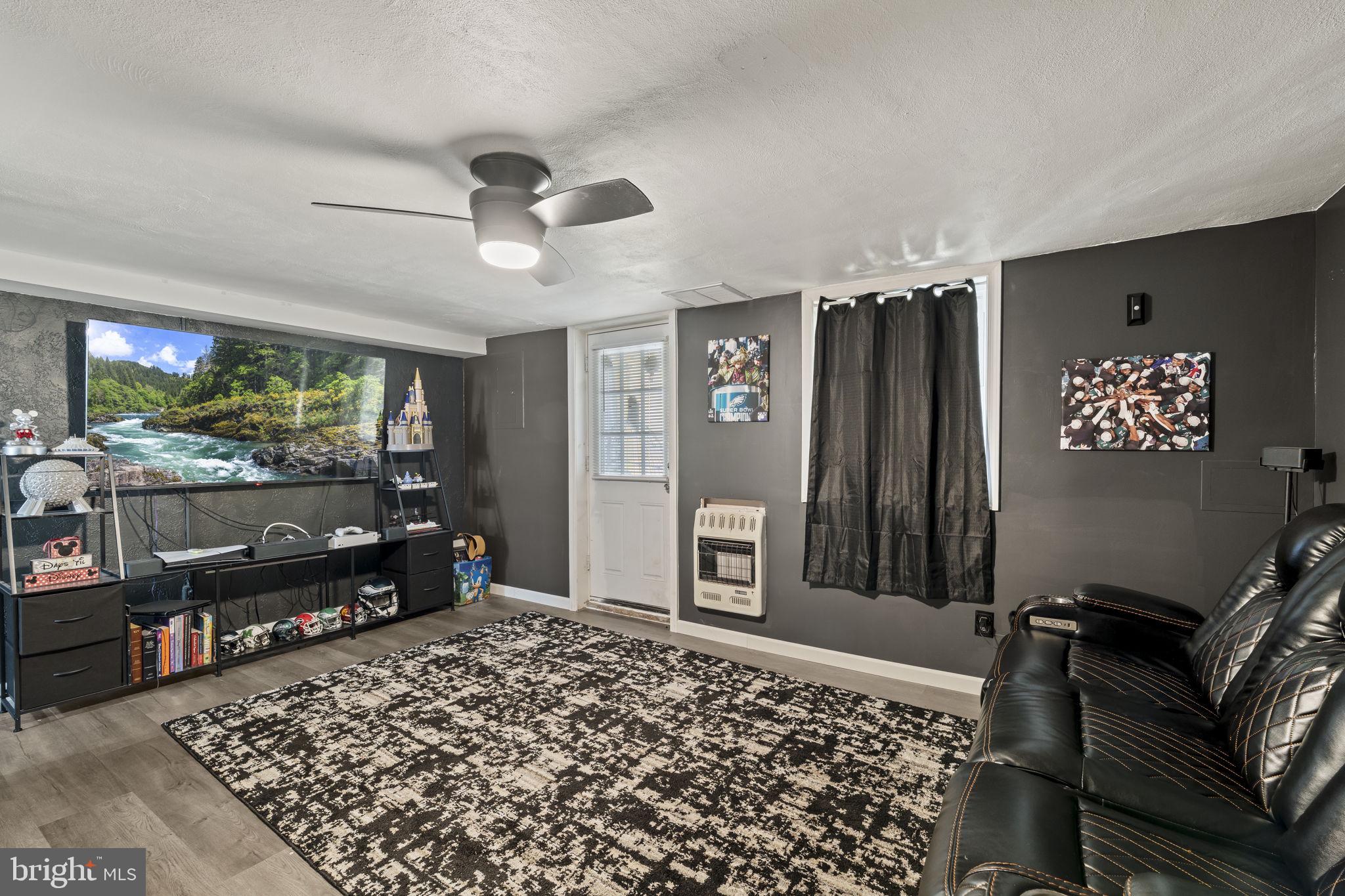 3329 Morning Glory Road Philadelphia, PA 19154 - Photo 27 of 32 Cozy retreat with scenic views.