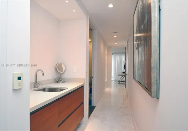 $18,000 | 1100 Biscayne Boulevard, Unit 6104, Miami, FL 33132