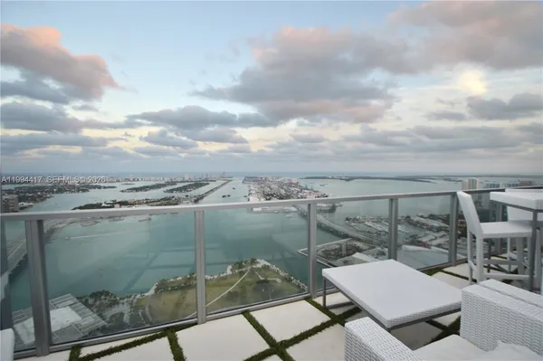 $18,000 | 1100 Biscayne Boulevard, Unit 6104, Miami, FL 33132