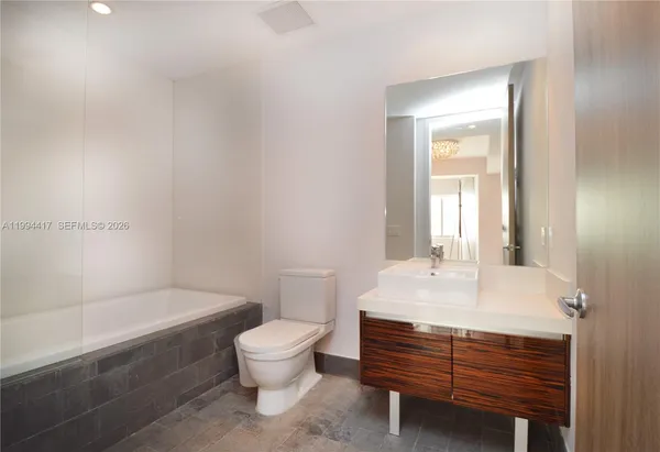 $18,000 | 1100 Biscayne Boulevard, Unit 6104, Miami, FL 33132