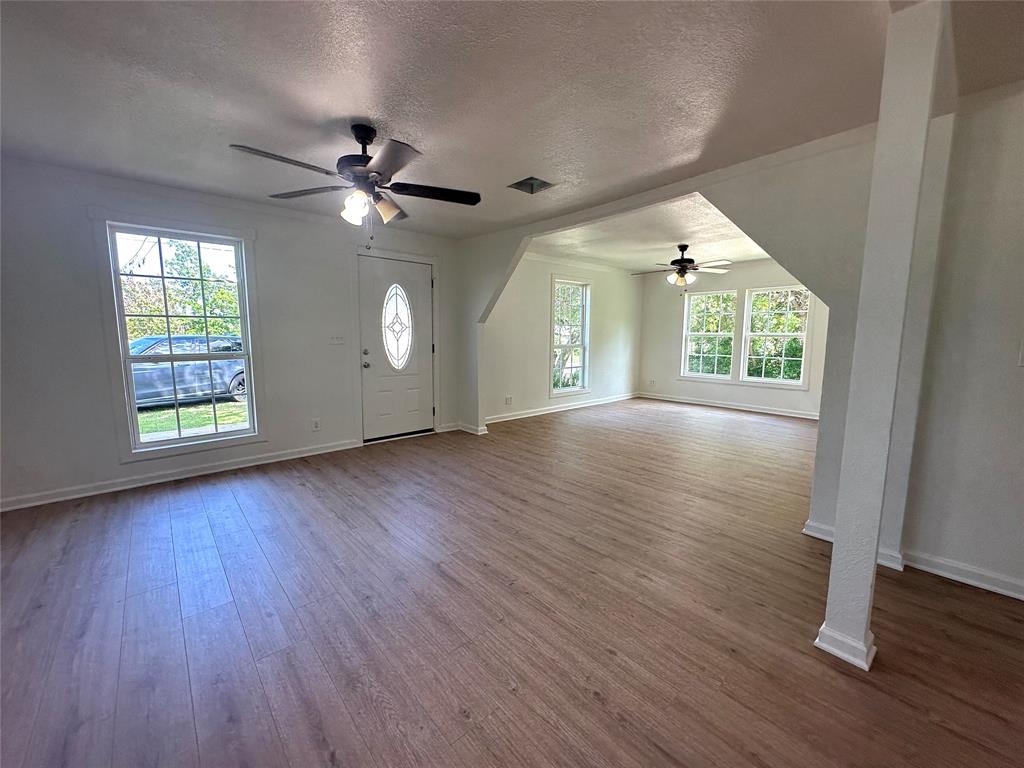 1007 North Lane Street Comanche, TX 76442 - Photo 3 of 27