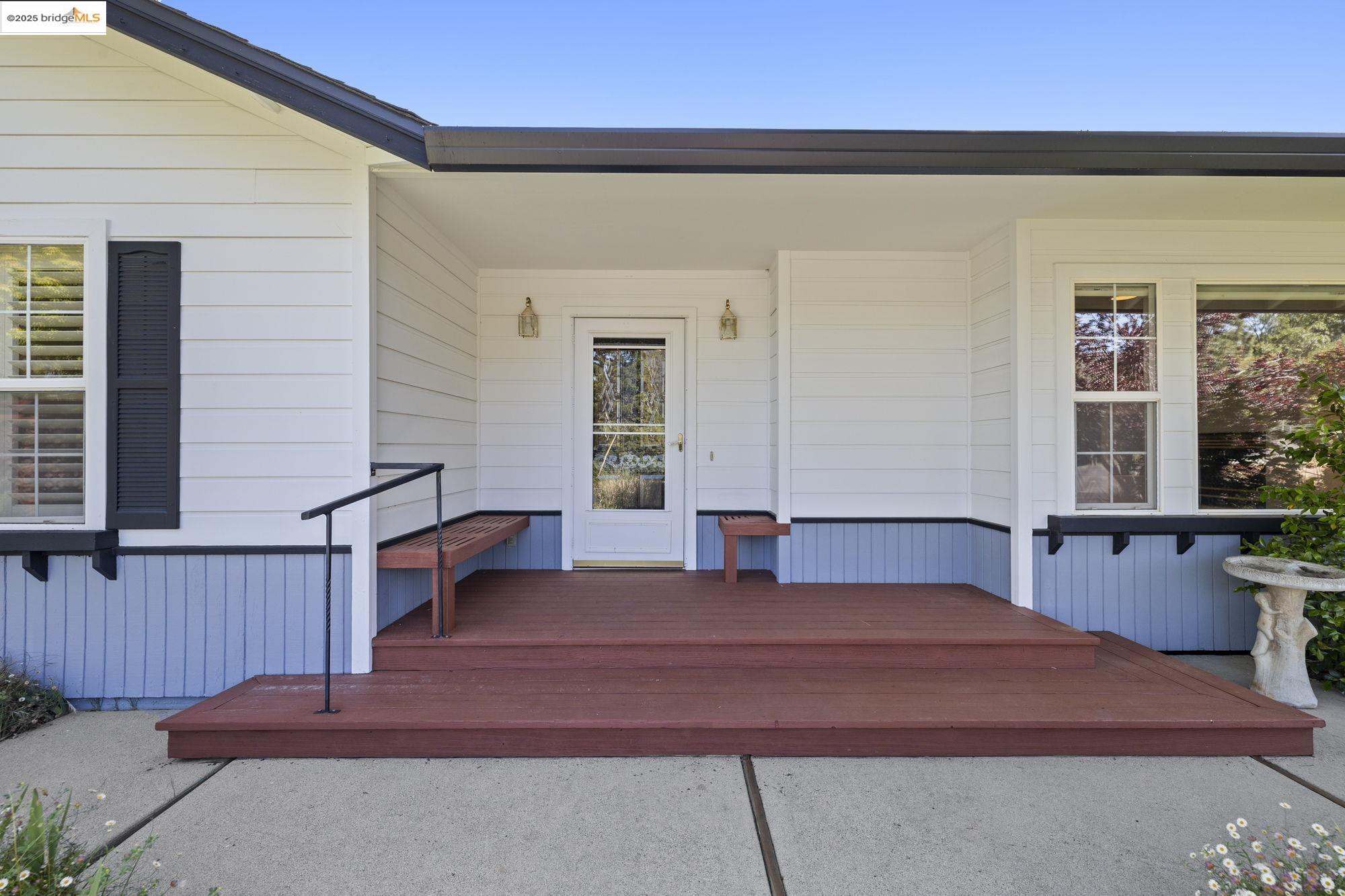 15840 Ridgefield Court Sonora, CA 95370 - Photo 4 of 38