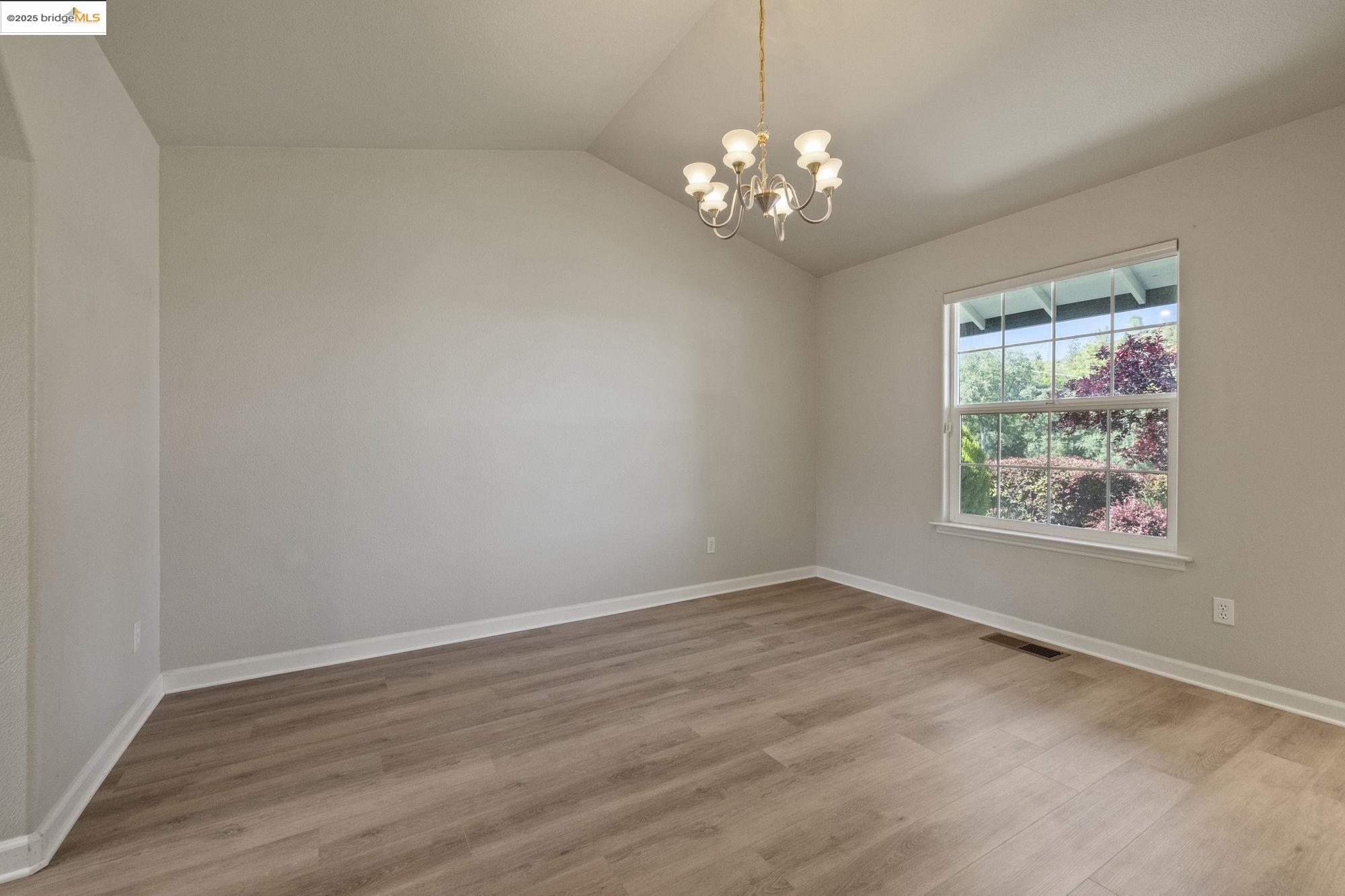 15840 Ridgefield Court Sonora, CA 95370 - Photo 8 of 38