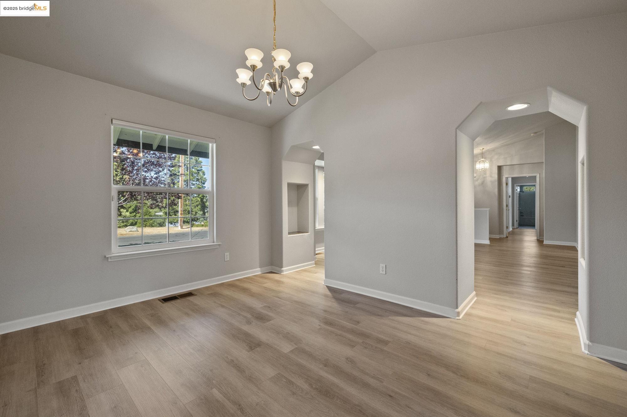 15840 Ridgefield Court Sonora, CA 95370 - Photo 9 of 38