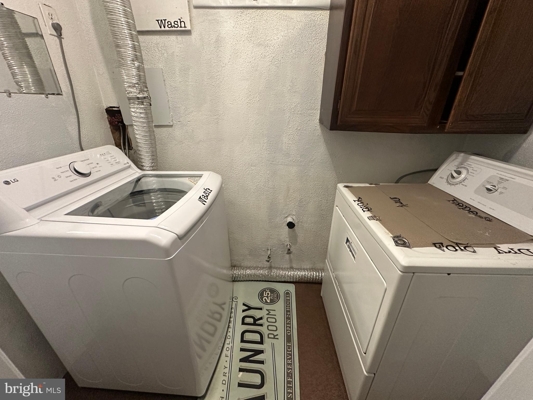 6802 Killarney Street Clinton, MD 20735 - Photo 14 of 19 a utility room with dryer and washer