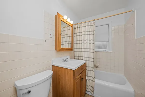 $450,000 | 515 South Chestnut Avenue, Arlington Heights, IL 60005