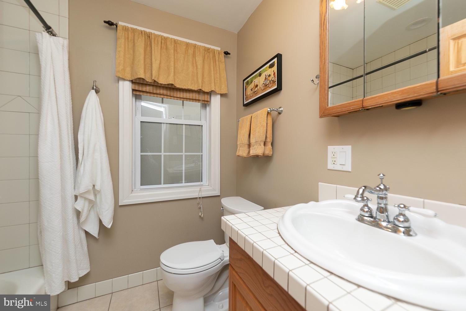 224 Bickley Road Glenside, PA 19038 - Photo 19 of 35 2nd floor hall full bath