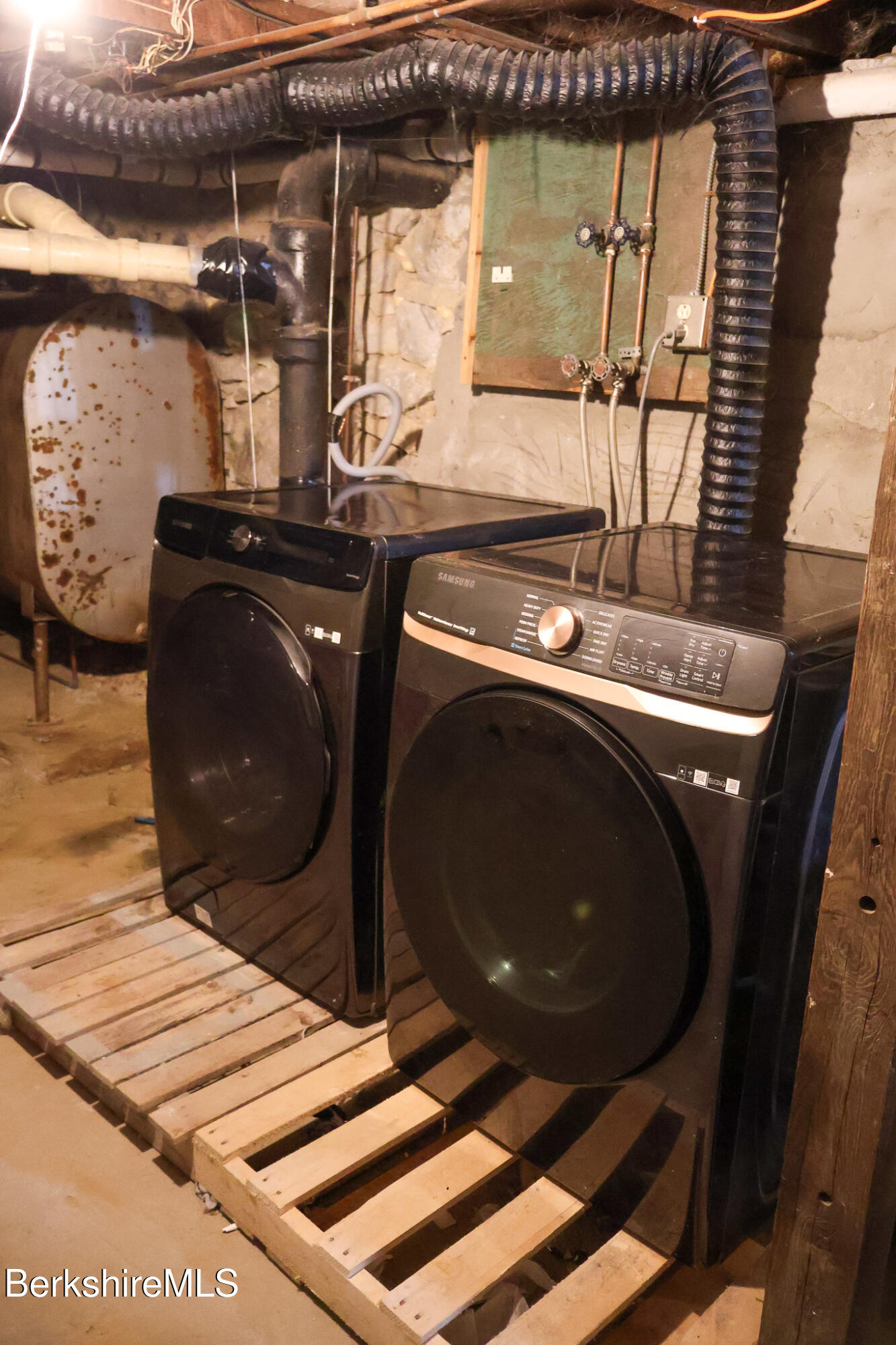 9 Beecher Street Adams, MA 01220 - Photo 23 of 23 a close up of a washer and dryer