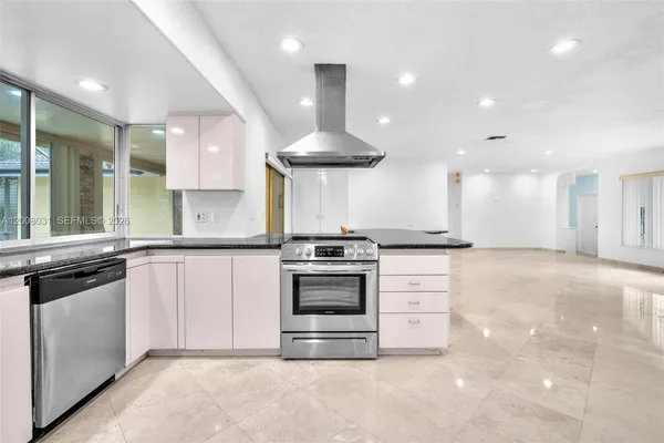 $6,500 | 3441 North Hills Drive, Hollywood, FL 33021
