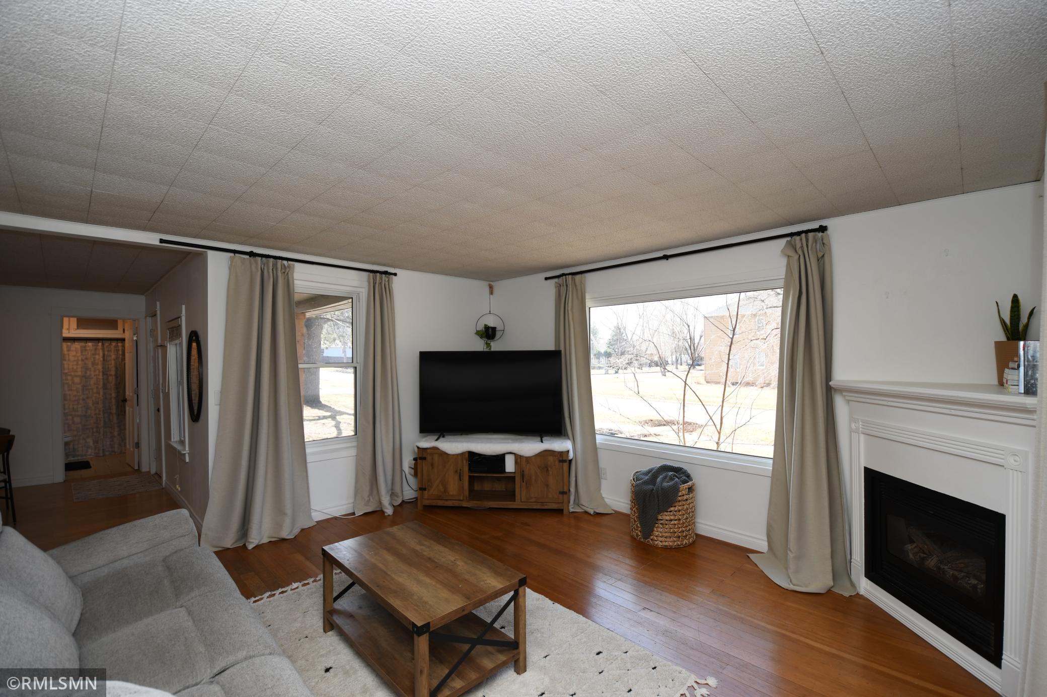 828 9th Street Hudson, WI 54016 - Photo 8 of 38