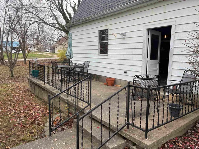 $185,000 | 355 West Walnut Street, Elberfeld, IN 47613