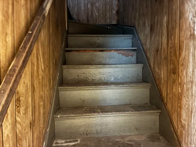 $185,000 | 355 West Walnut Street, Elberfeld, IN 47613