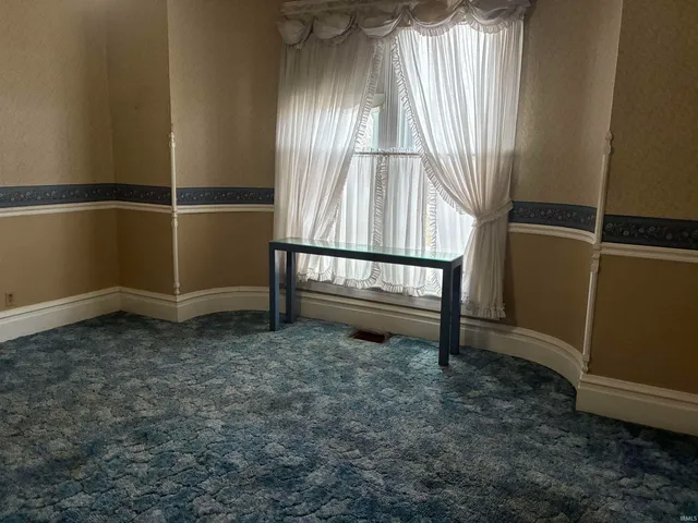 $185,000 | 355 West Walnut Street, Elberfeld, IN 47613